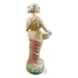 Figurine En Porcelaine Royal Dux Art Nouveau Femme Jeune Panier En Papyrus 2077