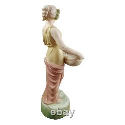 Figurine En Porcelaine Royal Dux Art Nouveau Femme Jeune Panier En Papyrus 2077
