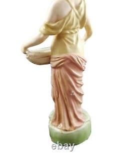 Figurine En Porcelaine Royal Dux Art Nouveau Femme Jeune Panier En Papyrus 2077