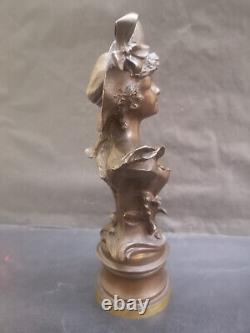 Figurine femme art nouveau bronze patine brune hauteur 28 cms jugendstil 3 kgs