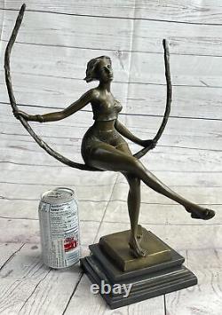 Fonte Style Art Nouveau Femme Fille Avec Grand Derrière Signée Collet Bronze