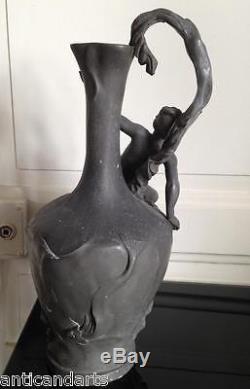 Grand Vase Aiguiére en Etain Art nouveau femme signé A. BARYE 35cm