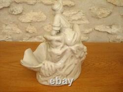 Grand vide-poche ancien, faience blanche Femme à la coquille D 23 x 23 x 18 cm