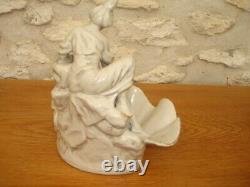 Grand vide-poche ancien, faience blanche Femme à la coquille D 23 x 23 x 18 cm