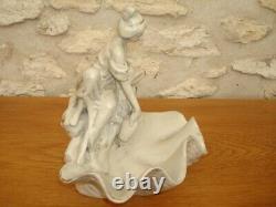 Grand vide-poche ancien, faience blanche Femme à la coquille D 23 x 23 x 18 cm