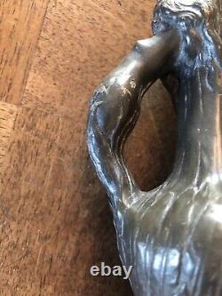 JOLI PETIT SOLIFLORE EN ÉTAIN, ANSE FEMME NUE, ART NOUVEAU signé C de FRANOZ