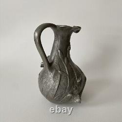J. GARNIER. Vase Pichet en étain à la Femme nue et aux Fleurs Art Nouveau 1900