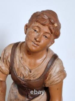 Joseph Le Guluche Sculpture en terre cuite Femme à la fontaine sujet Art Nouveau