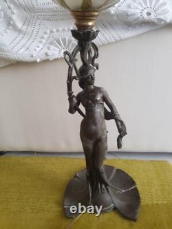 LAMPE A PETROLE ART NOUVEAU REGULE FEMME IRIS ErnestFERRAND TB RESERVOIR EMAILLE
