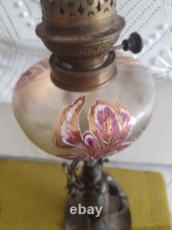 LAMPE A PETROLE ART NOUVEAU REGULE FEMME IRIS ErnestFERRAND TB RESERVOIR EMAILLE