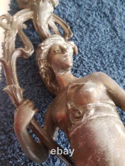 LAMPE A PETROLE ART NOUVEAU REGULE FEMME IRIS ErnestFERRAND TB RESERVOIR EMAILLE