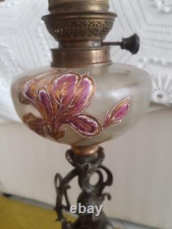 LAMPE A PETROLE ART NOUVEAU REGULE FEMME IRIS ErnestFERRAND TB RESERVOIR EMAILLE