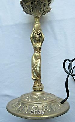 Lampe Art Nouveau, bronze doré, Femme tenant sur sa tête une lampe
