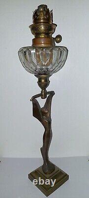 Lampe Pétrole Toupie Cristal Baccarat Pied Femme Art Nouveau