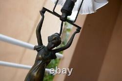 Lampe art nouveau femme en bronze, H 48cm, poids 2kg, fonctionne