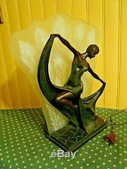 Magnifique Et Grande Lampe D'ambiance Style Art Déco Femme Dansant Très Deco