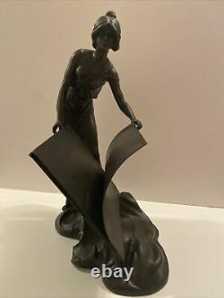 Magnifique bronze Art Nouveau signé FERY Femme La Liseuse