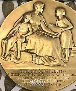 Medaille En Bronze Par Pillet Art Deco Nouveau Femme Nue Medal