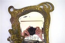 Miroir à suspendre Art Nouveau métal peint femme fleur 1900 Jugendstil