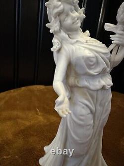 Paire De Statuette ancienne Biscuit Jeune Femme Art Nouveau