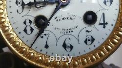 Pendule horloge en régule sur marbre décor de femme couchée art nouveau