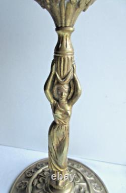 Pied de lampe Art Nouveau, bronze doré, Femme tenant sur sa tête une lampe