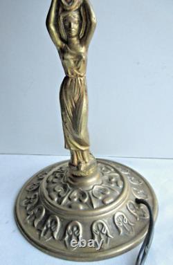 Pied de lampe Art Nouveau, bronze doré, Femme tenant sur sa tête une lampe