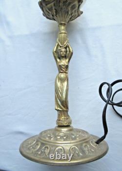 Pied de lampe Art Nouveau, bronze doré, Femme tenant sur sa tête une lampe
