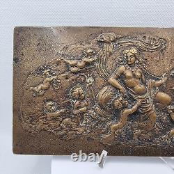 Plaque Médaille Ancienne / Art Nouveau / Femme Nue / Anges