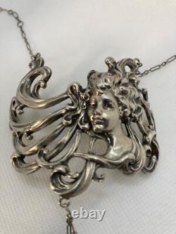 RARE Manchette-bracelet ancien couleur argenté Art Nouveau tête de femme