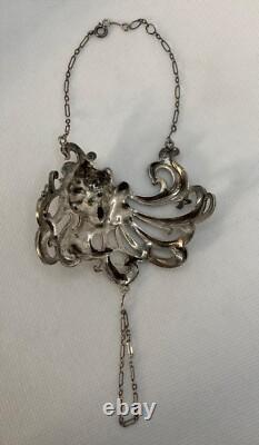 RARE Manchette-bracelet ancien couleur argenté Art Nouveau tête de femme