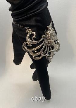 RARE Manchette-bracelet ancien couleur argenté Art Nouveau tête de femme