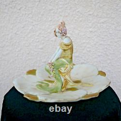 Rare porcelaine ROYAL DUX VIENNA femme nénuphar art nouveau