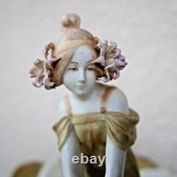 Rare porcelaine ROYAL DUX VIENNA femme nénuphar art nouveau