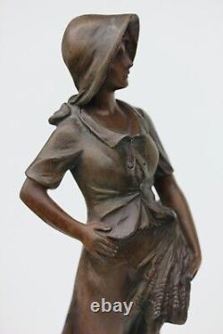STATUETTE DE JEUNE FEMME SUR SOCLE ART NOUVEAU 1920 A. DE RANIERI H. 45 cm