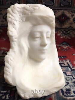 Sculpture Marbre Blanc Visage Jeune femme, Signée A. Gory. Début XXè Art Nouveau