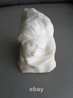 Sculpture en albâtre visage de femme art nouveau non signé