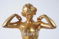 Sculpture en bronze Art Nouveau signée Paul Ponsard. Femme nue sur un coussin