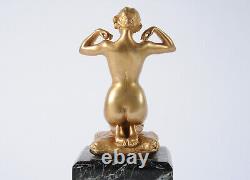 Sculpture en bronze Art Nouveau signée Paul Ponsard. Femme sur un coussin