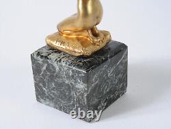 Sculpture en bronze Art Nouveau signée Paul Ponsard. Femme sur un coussin