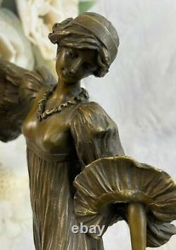 Statue Sculpture Victoire Femme Art Déco Style Art Nouveau Style Bronze Massif