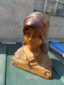 Statue buste en platre polychrome art nouveau femme Vilanelle par A. Nelson
