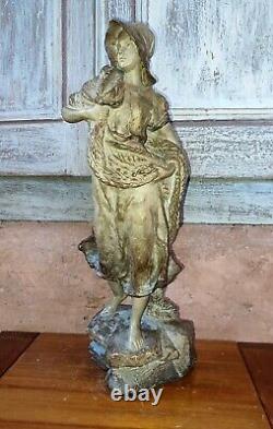 Statue en terre cuite patinée Signé Lenoir Femme peche filet Art Nouveau C. 1900