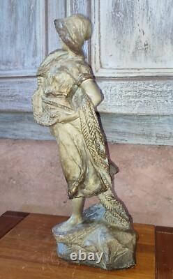 Statue en terre cuite patinée Signé Lenoir Femme peche filet Art Nouveau C. 1900