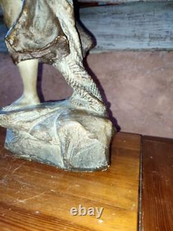 Statue en terre cuite patinée Signé Lenoir Femme peche filet Art Nouveau C. 1900
