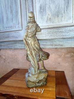 Statue en terre cuite patinée Signé Lenoir Femme peche filet Art Nouveau C. 1900