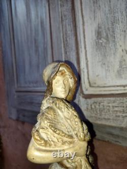 Statue en terre cuite patinée Signé Lenoir Femme peche filet Art Nouveau C. 1900