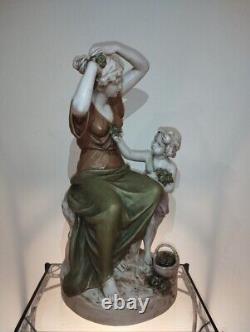 Statue femme Art Nouveau, Biscuit, Statue Royale Dux Bohemia, blanche, détail or
