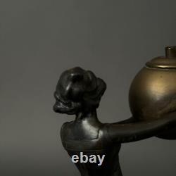 Statuette 1900 Art Nouveau en étain ou régule femme portant une boule M3433