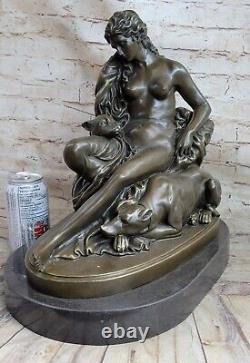 Style Art Nouveau Sculpture Victorien Femme Fille Assis Avec Chien Bronze Nu